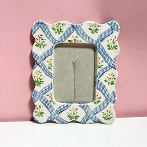 Vintage retro floral cottagecore coquette scallop trim picture frame
